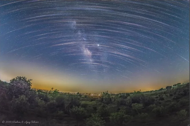 Fantasy-Star-Trails-and-Milky-Way2